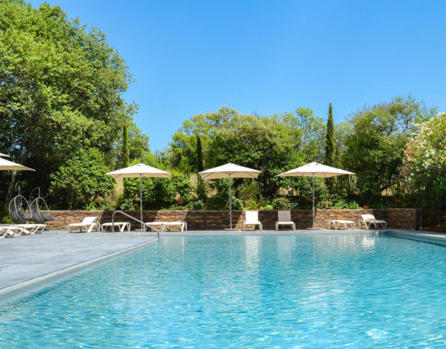 Piscine béziers chateau hermitage